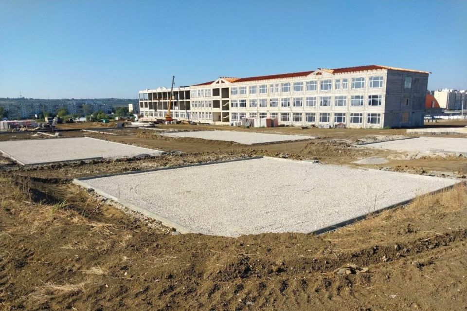 В Керчи продолжается строительство общеобразовательной школы