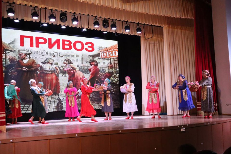 Дмитрий Чумаков: Сегодня в Белогорском районном Доме культуры прошёл фестиваль урожая, приуроченный к Дню работников сельского хозяйства и перерабатывающей промышленности – тёплый и яркий праздник, посвящённый людям, которые... Дмитрий Чумаков: Сегодня в Белогорском районном Доме культуры прошёл фестиваль урожая, приуроченный к Дню работников сельского хозяйства и перерабатывающей промышленности – тёплый и яркий праздник, посвящённый людям, которые...