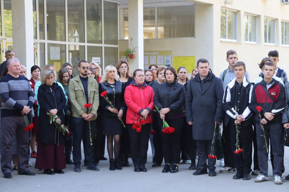 Олег Каторгин: Сегодня Керчь скорбит по погибшим в политехническом колледже Олег Каторгин: Сегодня Керчь скорбит по погибшим в политехническом колледже