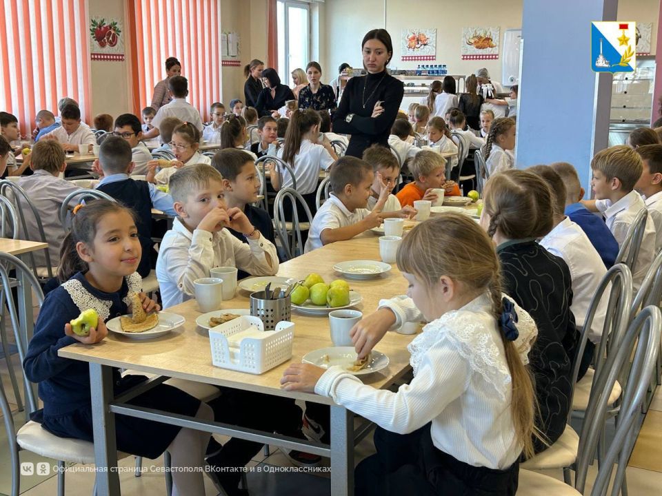 Помните те самые булочки из школьной столовой ?