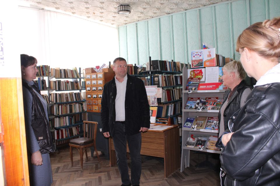 Игорь Крутьков: Посетил дом культуры в селе Ленинское Игорь Крутьков: Посетил дом культуры в селе Ленинское