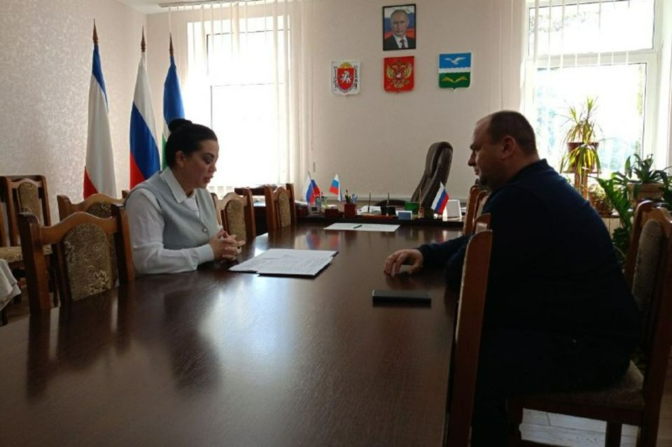 Инесса Федотова проверила работу объектов торговли в Первомайском районе