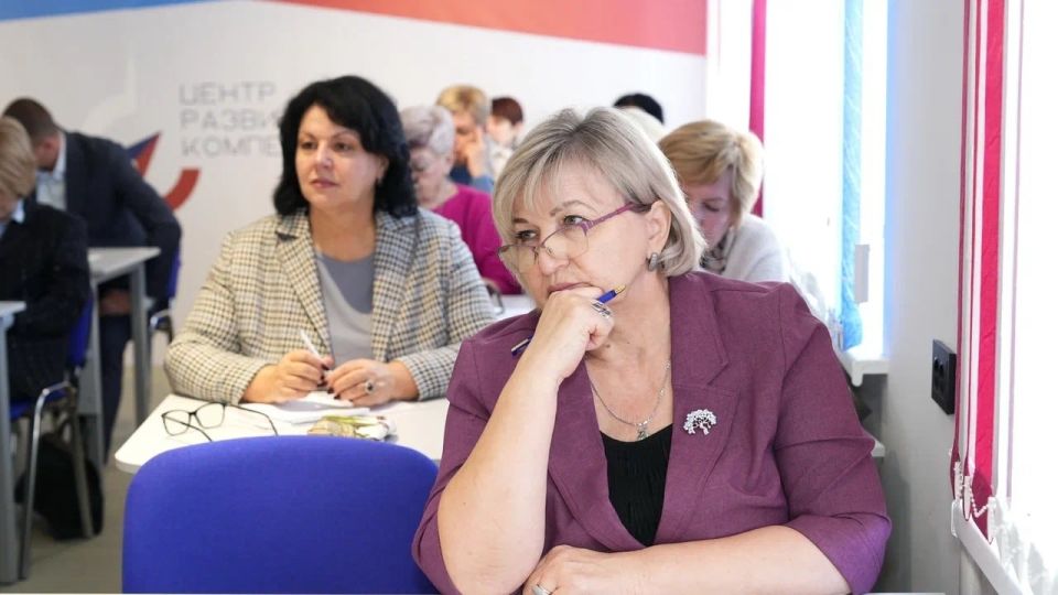 Иван Фурс принял участие в программе повышения квалификации для руководителей муниципальных органов управления образованием Иван Фурс принял участие в программе повышения квалификации для руководителей муниципальных органов управления образованием