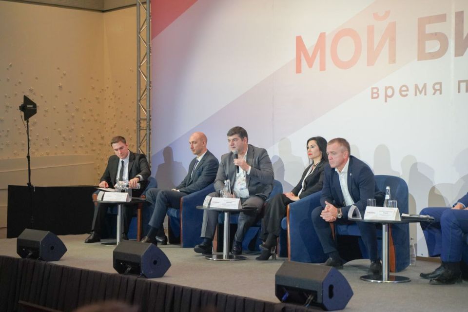 Анушаван Агаджанян представил участникам форума «Мой Бизнес. Время побед» инвестиционные ниши Республики Крым в сфере промышленности Анушаван Агаджанян представил участникам форума «Мой Бизнес. Время побед» инвестиционные ниши Республики Крым в сфере промышленности