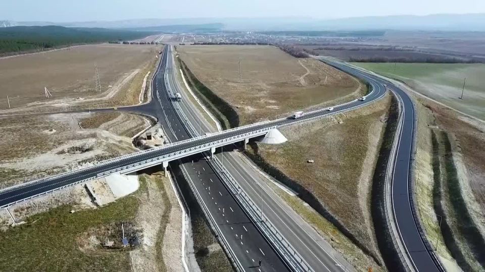 Сергей Аксёнов: Дорожное строительство – одна из ключевых отраслей экономики, а качество дорог – важнейший показатель социально-экономического развития и благосостояния любого региона