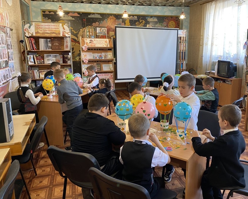 В библиотеках Белогорского района прошли мероприятия, посвященные празднованию Дня отца В библиотеках Белогорского района прошли мероприятия, посвященные празднованию Дня отца