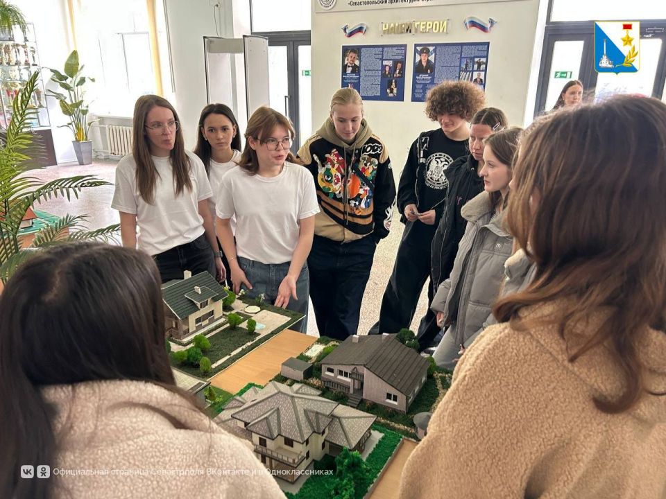 Почти 500 старшеклассников посетили день открытых дверей в колледжах и техникумах