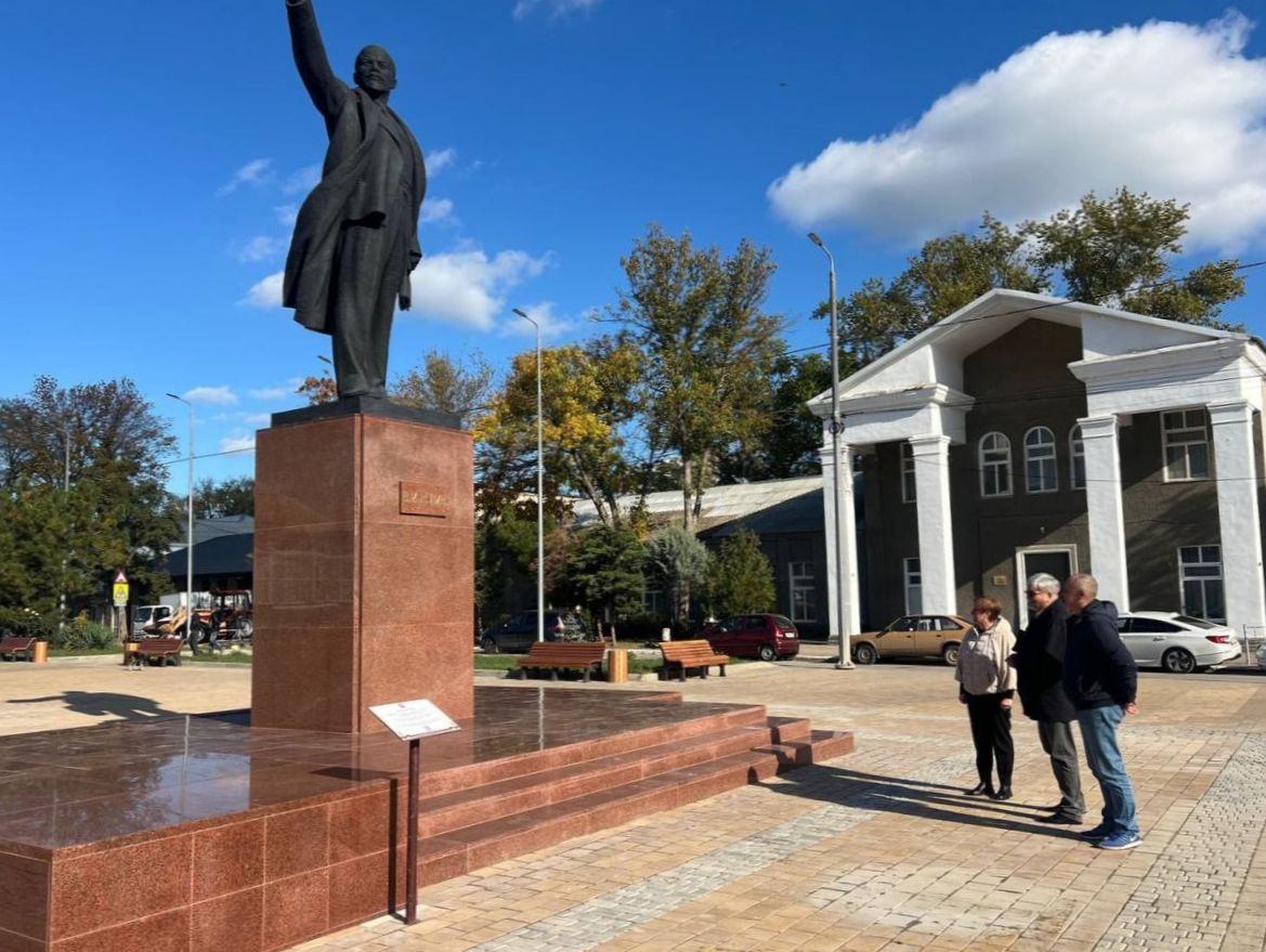 На центральной площади завершена реставрация памятника им. В.И.Ленина На центральной площади завершена реставрация памятника им. В.И.Ленина