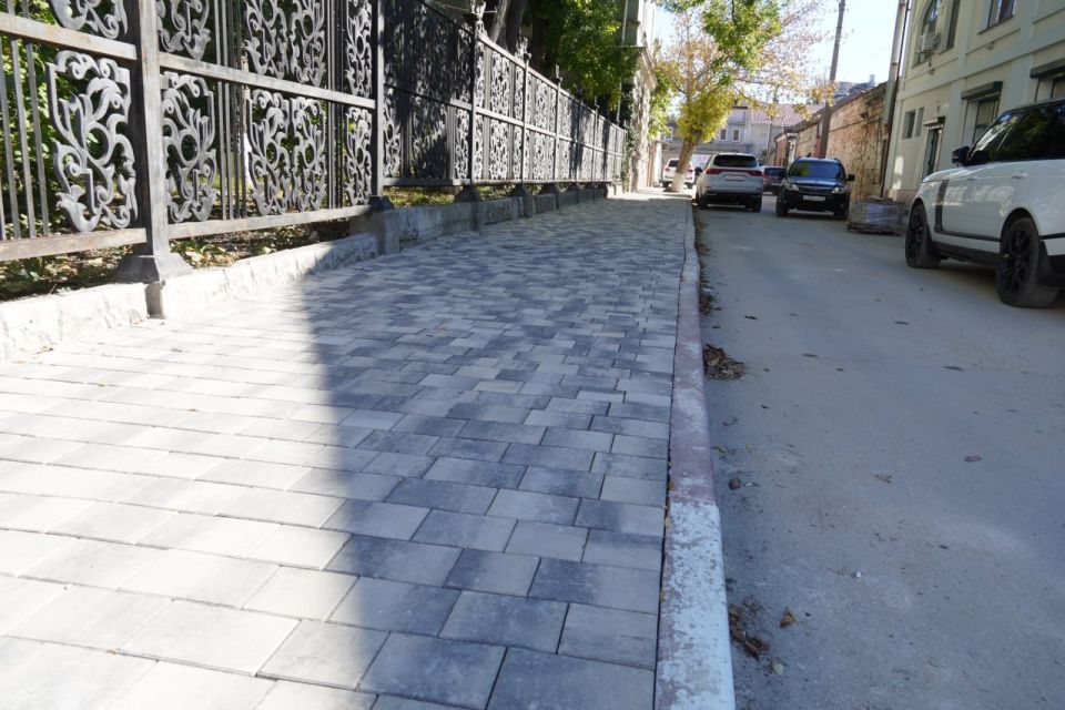 Олег Каторгин: Проверил ход благоустройства ул. Козлова. На участке от ул. Советской до ул. Карла Маркса завершена укладка плитки Олег Каторгин: Проверил ход благоустройства ул. Козлова. На участке от ул. Советской до ул. Карла Маркса завершена укладка плитки