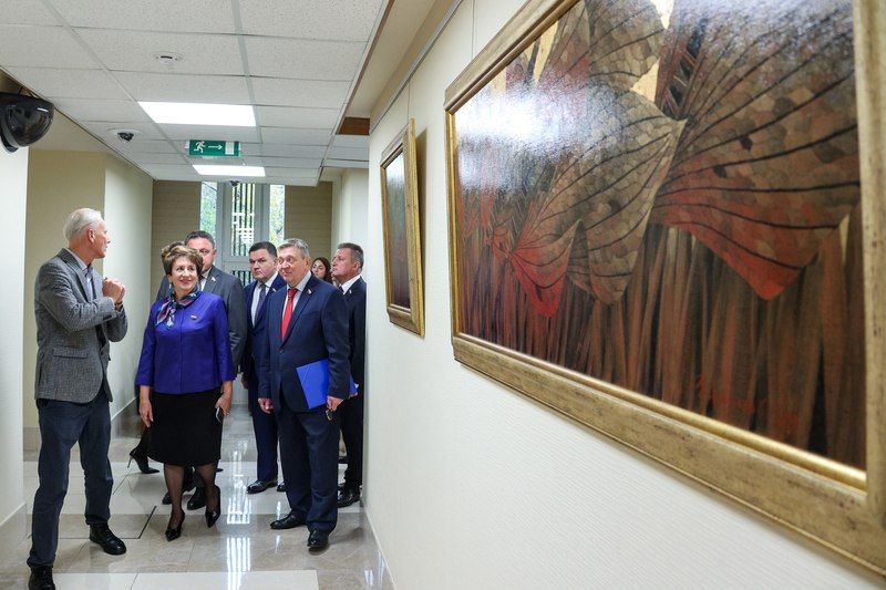 Екатерина Алтабаева: В Совете Федерации открылась выставка живописи и фалеристики «Херсонес Таврический – место силы и духа России»