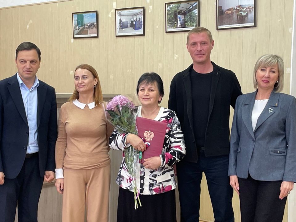 Новоселье для пяти семей: в Симферопольском районе вручили ключи от квартир