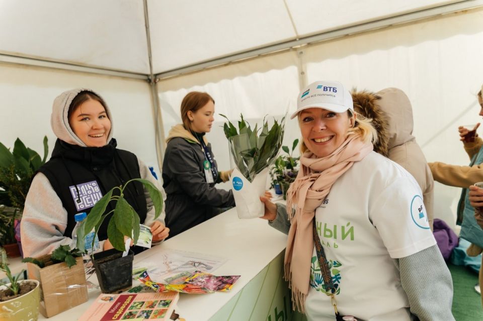 «Ты есть будущее»: ВТБ присоединится к озеленению Крыма