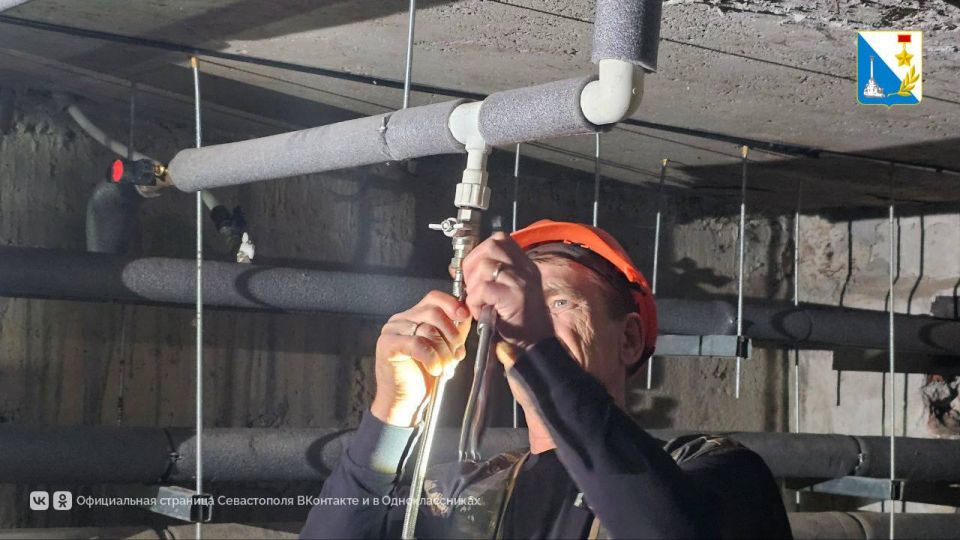 Налаживаем отопление. По поручению Михаила Развожаева УК обходят многоквартирные дома с центральным отоплением и составляют списки адресов, где требуется ремонт или развоздушивание системы