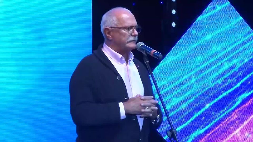 Сергей Аксёнов: Рад поздравить с 80-летием председателя Союза кинематографистов России народного артиста РСФСР, Героя Труда, почетного гражданина Республики Крым Никиту Сергеевича Михалкова!