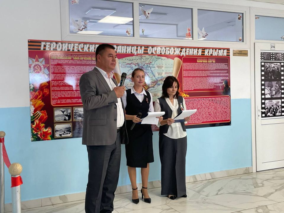 Первый заместитель главы администрации Бахчисарайского района Энвер Аблаев принял участие в торжественном открытии историко-этнографического музея «Наследие поколений» МБОУ «Маловидненская средняя общеобразовательная школа... Первый заместитель главы администрации Бахчисарайского района Энвер Аблаев принял участие в торжественном открытии историко-этнографического музея «Наследие поколений» МБОУ «Маловидненская средняя общеобразовательная школа...