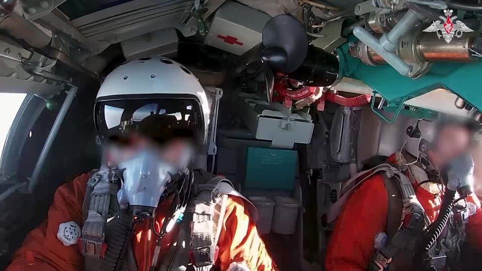 Минобороны России: Дальние бомбардировщики Ту-22м3 ВКС России выполнили плановый полет в воздушном пространстве над нейтральными водами Балтийского моря