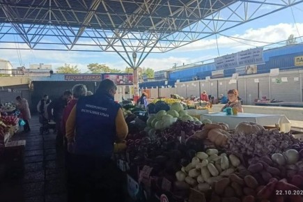 Сотрудники Минпромторга Крыма провели мониторинг цен в Феодосии и Белогорском районе