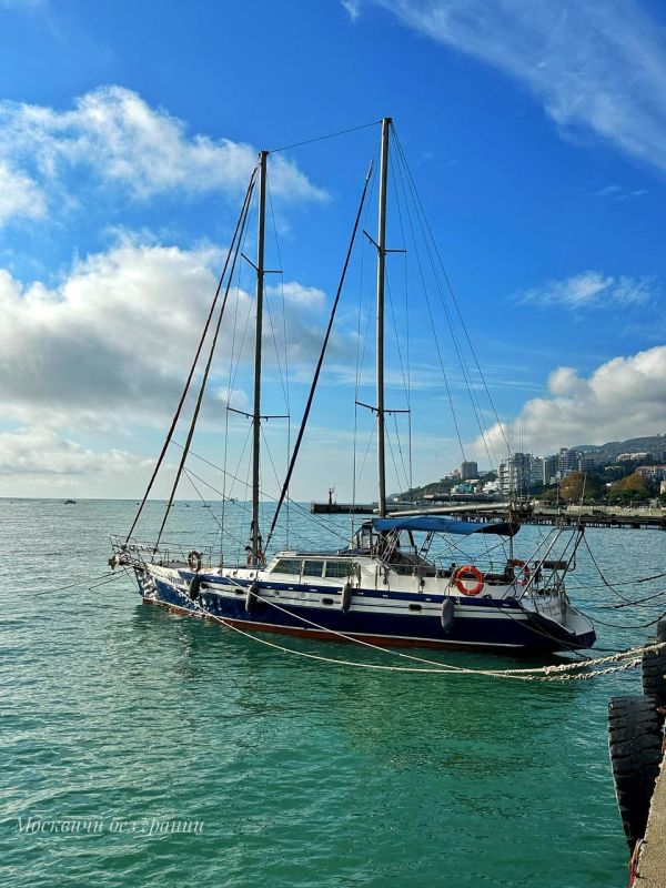 Краски осенней Ялты.. moskvichicrimea. 0