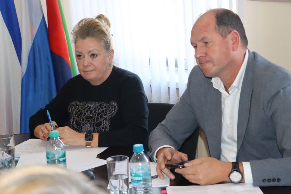 Светлана Маслова: На личном приеме группа жителей из Молочненского сельского поселения Сакского района обратилась по вопросу внесения изменений в градостроительную документацию муниципального образования с целью изменения...