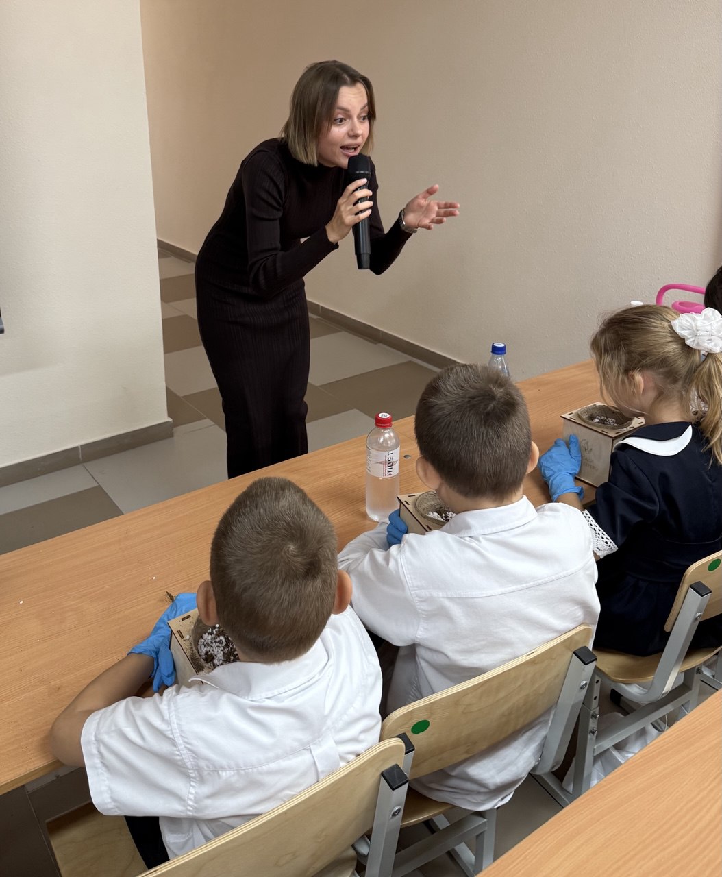 Около 160 симферопольских первоклассников присоединились к акции «Вырасти своё дерево» Около 160 симферопольских первоклассников присоединились к акции «Вырасти своё дерево»