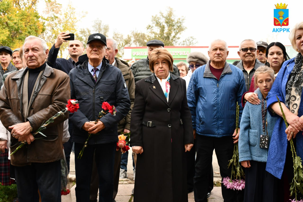 Сегодня открыли мемориальную доску в честь, ветерана образования, культуры и журналистики, почетного гражданина Красногвардейского района Николая Готовчикова Сегодня открыли мемориальную доску в честь, ветерана образования, культуры и журналистики, почетного гражданина Красногвардейского района Николая Готовчикова