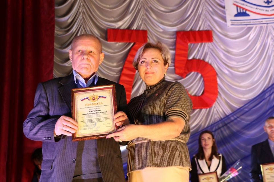 Ольга Урайкина: Сегодня в актовом зале Бахчисарайского колледжа строительства, архитектуры и дизайна (филиал) Крымского федерального университета имени В.И. Вернадского, приняла участие в торжественном мероприятии, ...