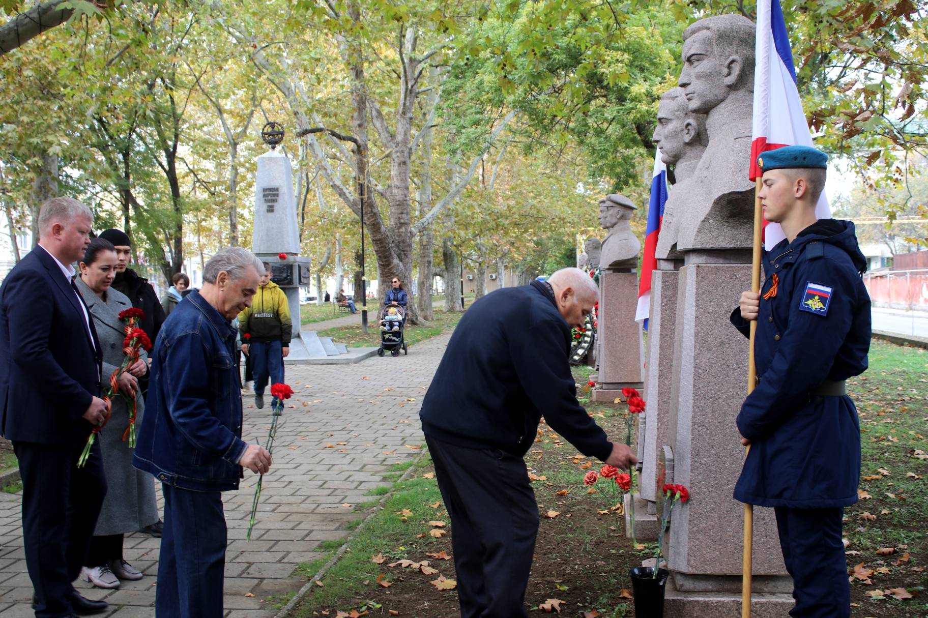 В Феодосии отметили 105-летие со дня рождения Амет-Хана Султана