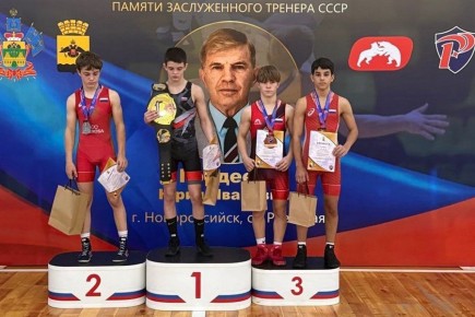 9 медалей завоевали крымские борцы на всероссийский соревнованиях