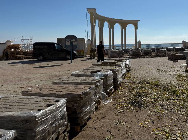 Старая тротуарная плитка в Евпатории получит «вторую жизнь»