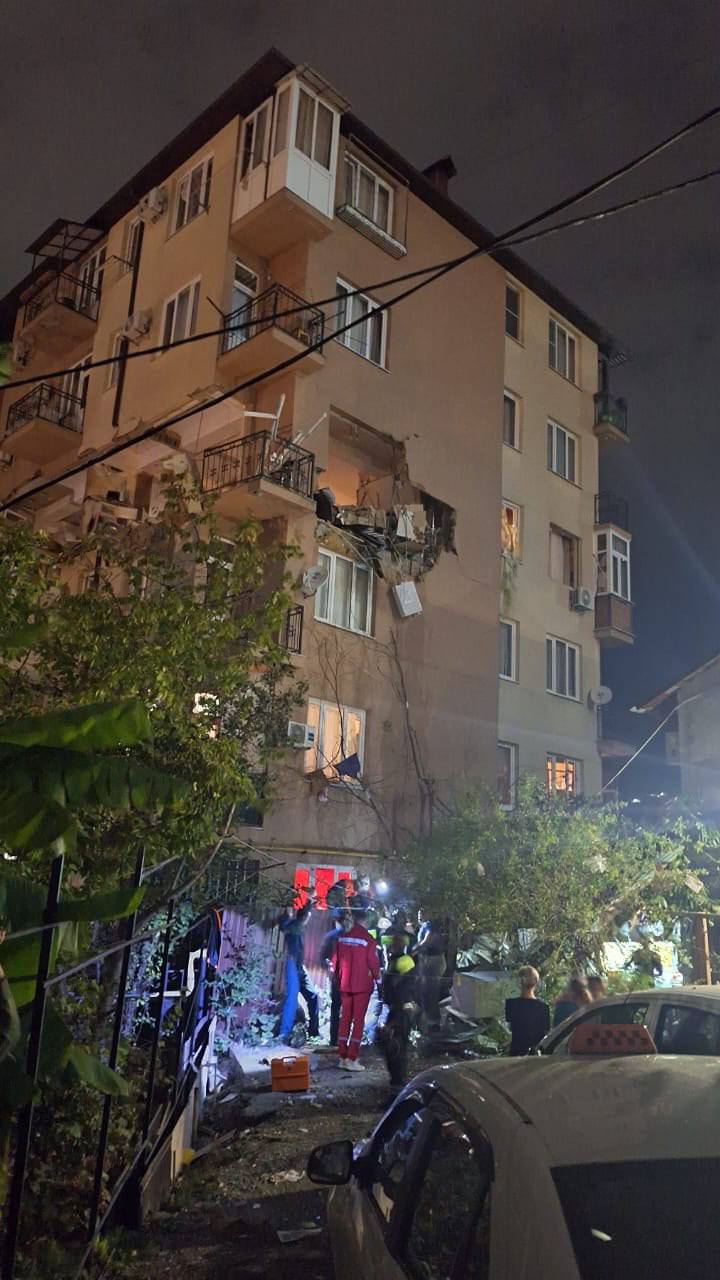 Режим локальной ЧС ввели после взрыва газа в многоэтажке в Сочи Режим локальной ЧС ввели после взрыва газа в многоэтажке в Сочи