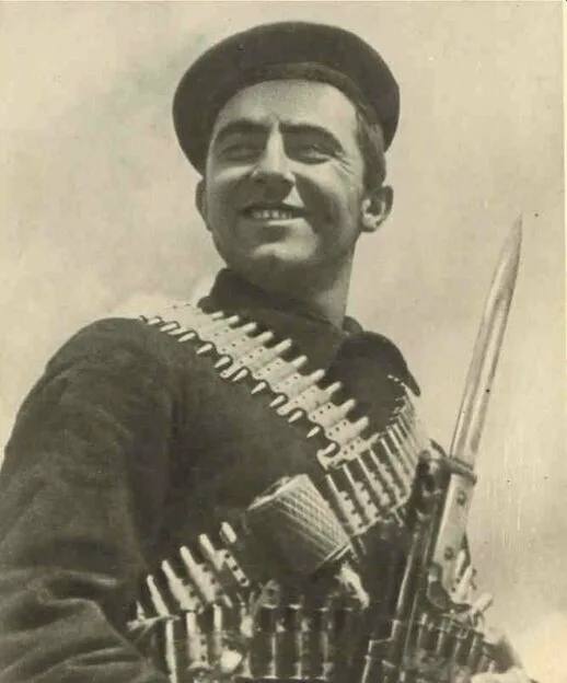 Александр Малькевич: Мать, увидевшая фото сына спустя 20 лет после его гибели Александр Малькевич: Мать, увидевшая фото сына спустя 20 лет после его гибели