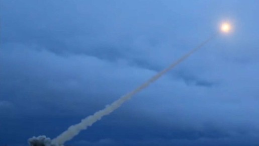 Российский "Буревестник" и безлимит на бензин в Крыму: главное за день