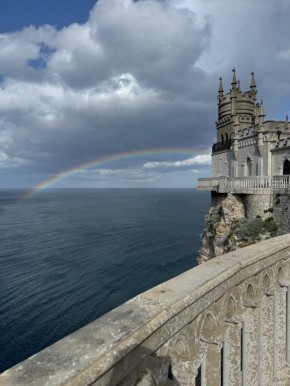 Радуга над морем в Крыму. : ГБУ РК «Дворец-замок "Ласточкино гнездо"»  ВЕСТИ КРЫМ |  MAX