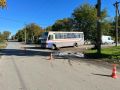В Красногвардейском районе водитель автобуса врезался в мопедиста
