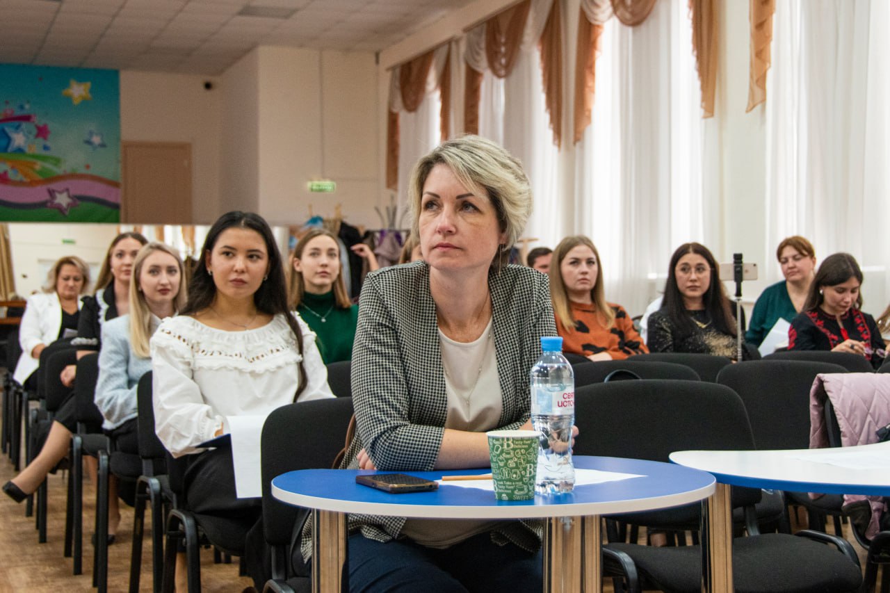 В МБОУ «СОШ №30 имени А.А. Аматуни» состоялась церемония открытия муниципального этапа профессионального педагогического конкурса «Лучший классный руководитель – 2025»
