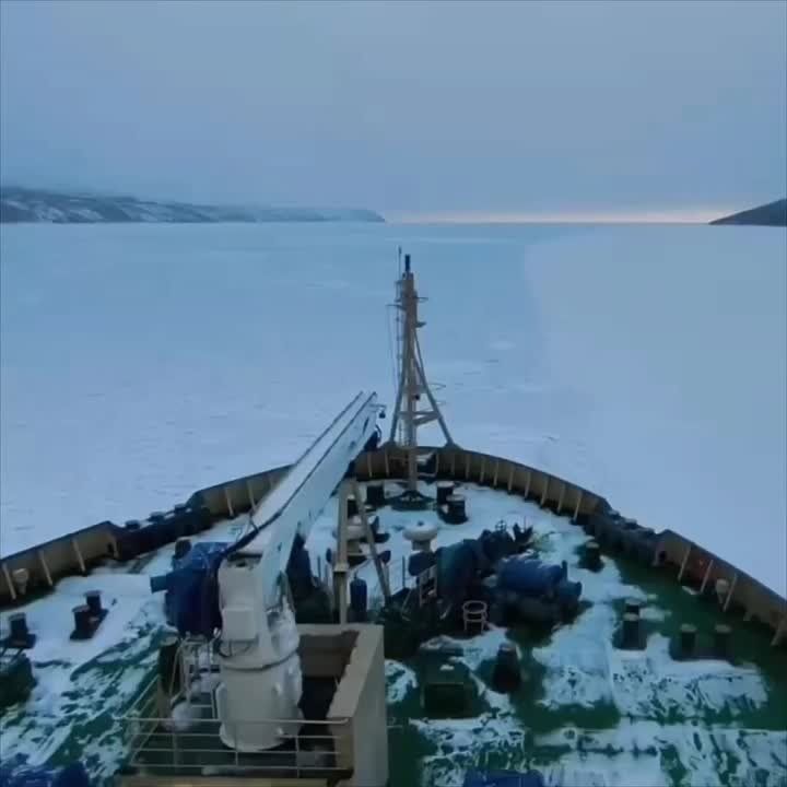 В зимнюю навигацию проводки судов обеспечат 34 ледокола Росморпорта