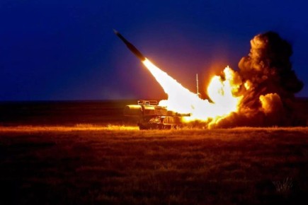 Силы ПВО отражают атаку беспилотников на Москву