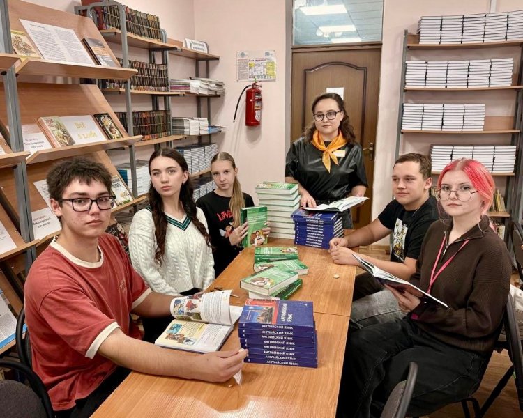 В Международный день школьных библиотек в школах и колледжах Севастополя прошли тематические мероприятия В Международный день школьных библиотек в школах и колледжах Севастополя прошли тематические мероприятия