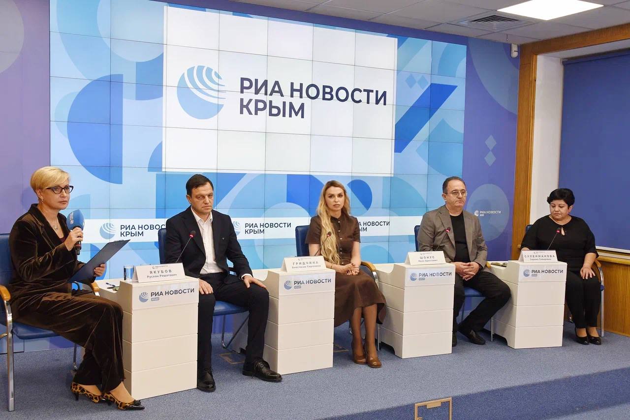 Анастасия Гридчина: Приняла участие вместе с коллегами в пресс конференции на площадке пресс-центра РИА НОВОСТИ КРЫМ на тему «Объединение народов России через «Большой этнографический диктант» Анастасия Гридчина: Приняла участие вместе с коллегами в пресс конференции на площадке пресс-центра РИА НОВОСТИ КРЫМ на тему «Объединение народов России через «Большой этнографический диктант»