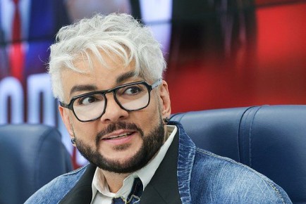 СБУ заочно предъявила обвинения Филиппу Киркорову из-за выступлений на Донбассе