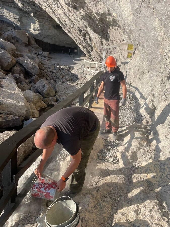 Туристов в Крыму призвали воздержаться от прогулок по тропе Голицына Туристов в Крыму призвали воздержаться от прогулок по тропе Голицына