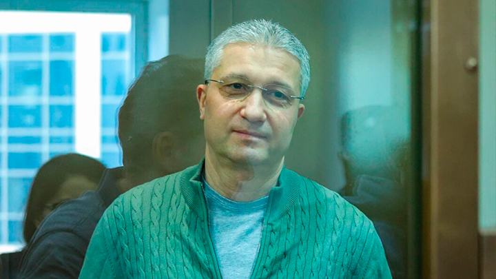 Лазейка найдена: Казнокрады Минобороны осуждены, но уйдут от наказания. "Ущерб для страны гигантский" Лазейка найдена: Казнокрады Минобороны осуждены, но уйдут от наказания. "Ущерб для страны гигантский"