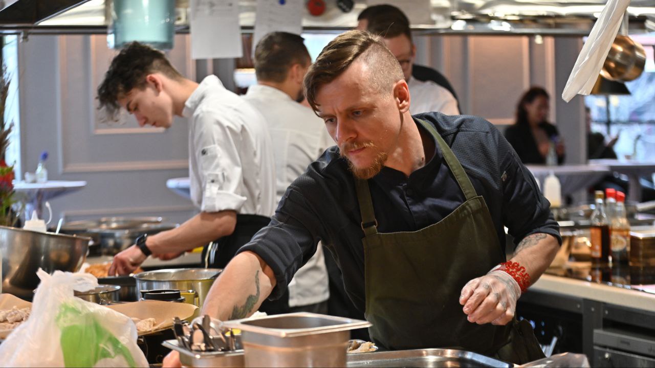 Мария Литовко: Севастопольский шеф-повар ресторана "МОМО", Петр Матвеев, принял очное участие в федеральном проекте «ПроЕду по России» - "Код регионов", организатором которого выступает Агентство стратегических инициатив