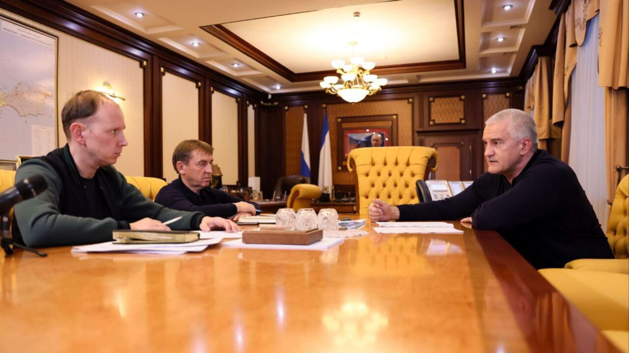 Аксенов поручил решить все проблемы с отоплением в кратчайшие сроки