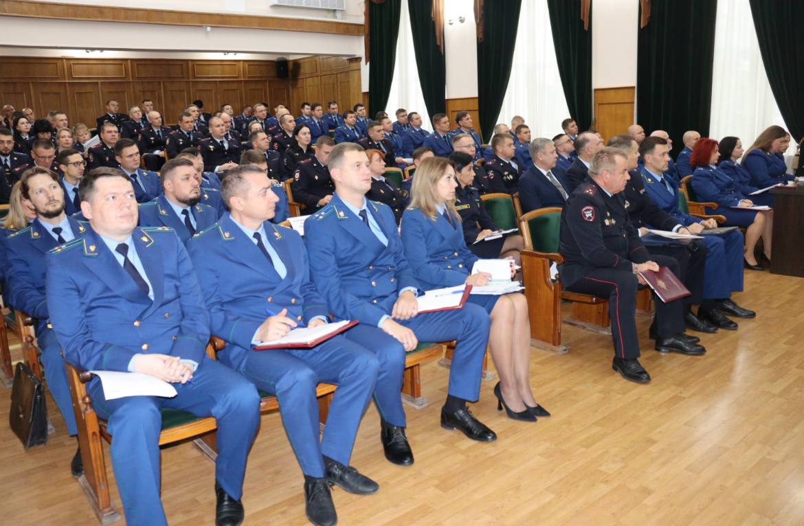 В прокуратуре Крыма обсудили эффективность деятельности правоохранительных и контролирующих органов в сфере обеспечения безопасности дорожного движения и эксплуатации автотранспортных средств В прокуратуре Крыма обсудили эффективность деятельности правоохранительных и контролирующих органов в сфере обеспечения безопасности дорожного движения и эксплуатации автотранспортных средств
