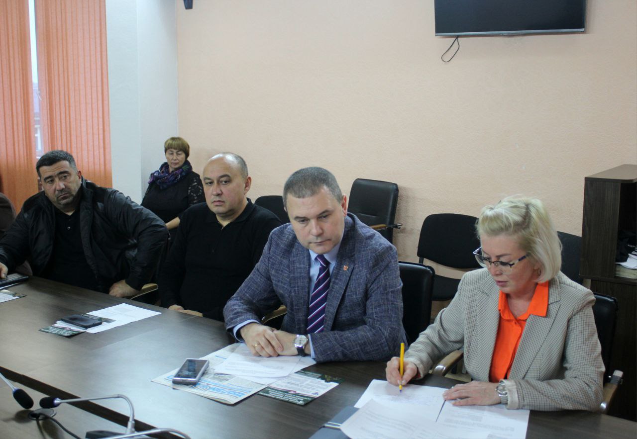 В Государственном комитете по делам межнациональных отношений Республики Крым состоялось рабочее совещание с руководителями и членами национально-культурных объединений В Государственном комитете по делам межнациональных отношений Республики Крым состоялось рабочее совещание с руководителями и членами национально-культурных объединений