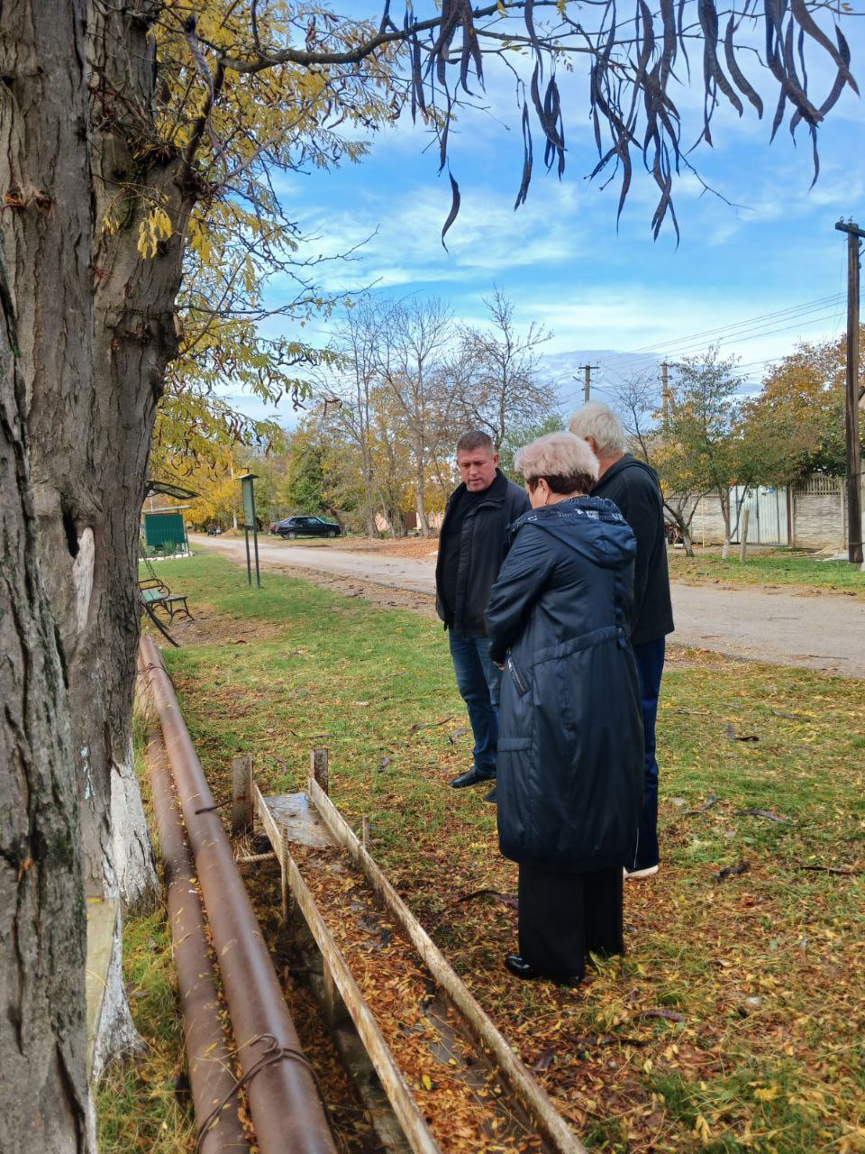 Ольга Урайкина: После завершения приёма граждан в администрации Плодовского сельского поселения с главой администрации Иваном Шевченко, выехали на улицу Ленина по просьбе активного жителя села Плодовое Ольга Урайкина: После завершения приёма граждан в администрации Плодовского сельского поселения с главой администрации Иваном Шевченко, выехали на улицу Ленина по просьбе активного жителя села Плодовое