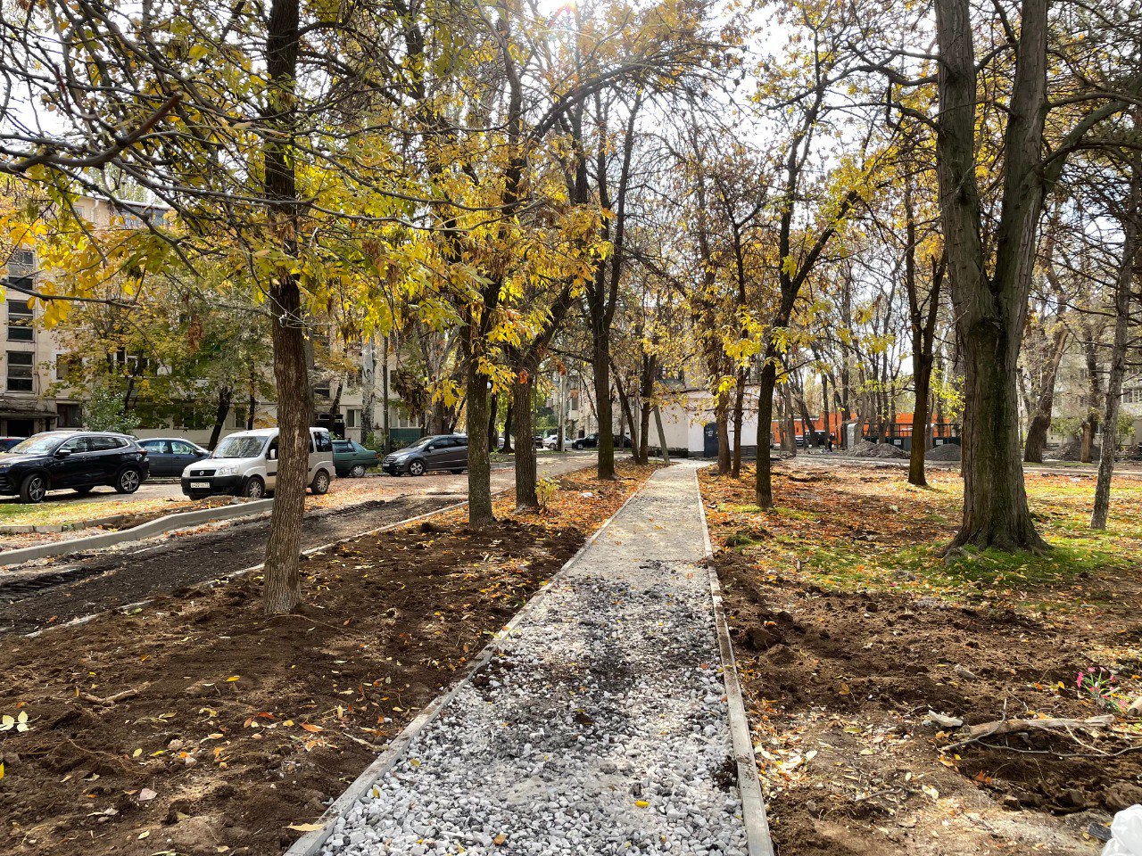 Василий Телиженко: Продолжаются работы по капитальному ремонту придомовых территорий многоквартирных домов №1 по ул.Симферопольской и №№15, 16, 21 по ул.Иванищева, а также территории в районе памятника генералу Васильеву... Василий Телиженко: Продолжаются работы по капитальному ремонту придомовых территорий многоквартирных домов №1 по ул.Симферопольской и №№15, 16, 21 по ул.Иванищева, а также территории в районе памятника генералу Васильеву...