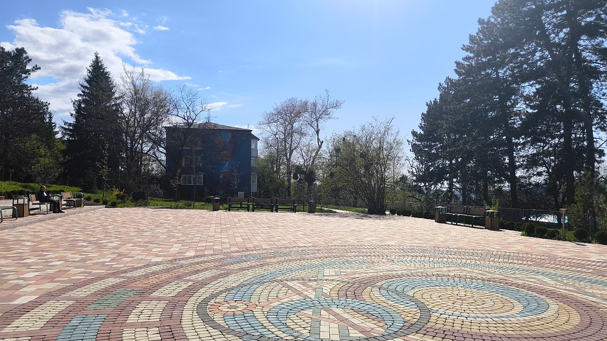 До конца года в Крыму благоустроят 77 общественных территорий