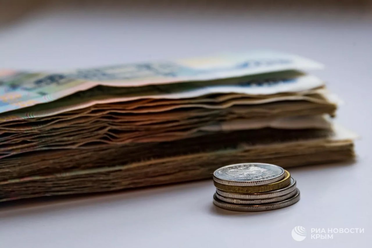 Детские пособия крымчанам начислят досрочно из-за праздничных выходных